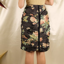 Load image into Gallery viewer, Rose Print Skirt - UK10
