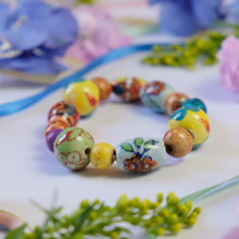 Load image into Gallery viewer, Mismatched Bead Bracelet
